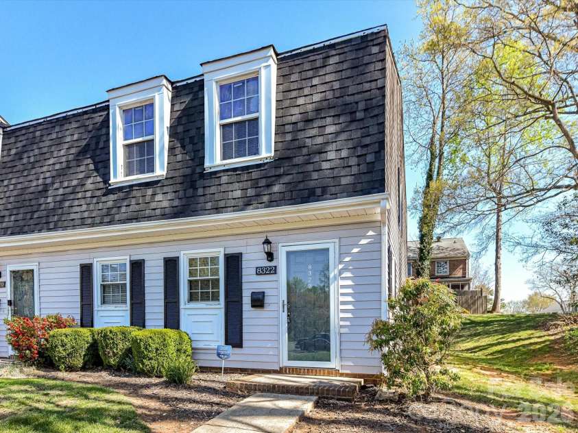 8322 Knights Bridge Road, Charlotte, NC 28210.  MLS# CAR4360992, YatesRealty ID 5807. 
