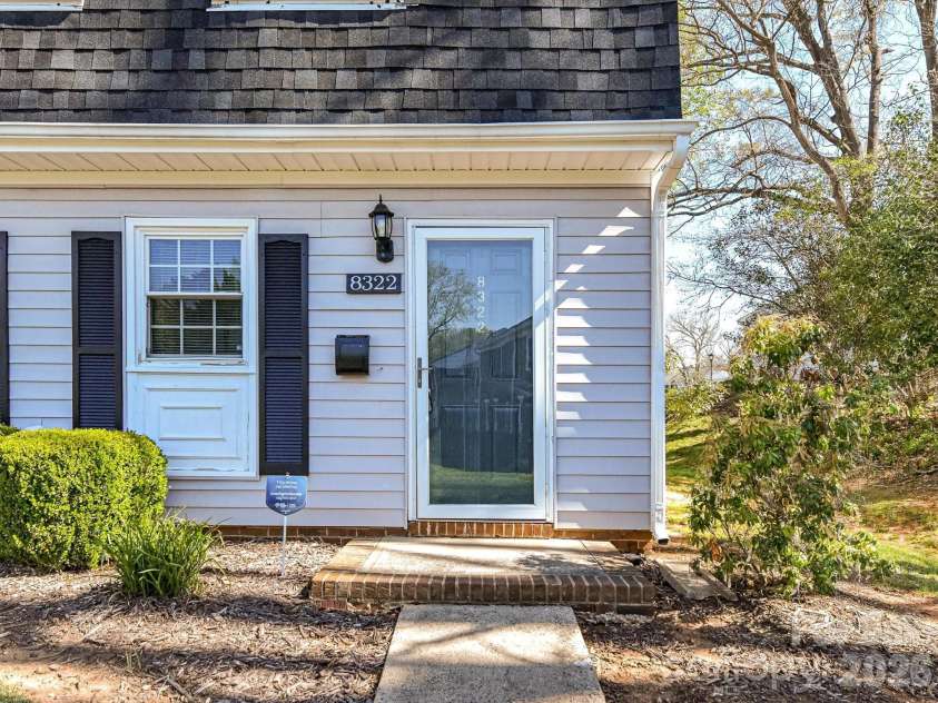 8322 Knights Bridge Road, Charlotte, NC 28210.  MLS# CAR4360992, YatesRealty ID 5807. 
