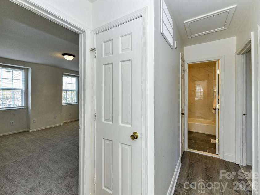 8322 Knights Bridge Road, Charlotte, NC 28210.  MLS# CAR4360992, YatesRealty ID 5807. 