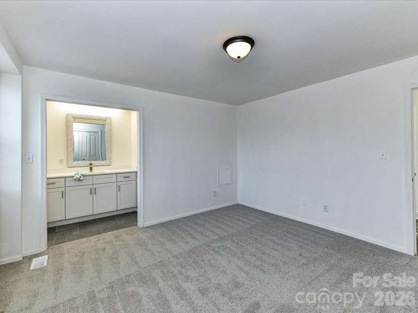 8322 Knights Bridge Road, Charlotte, NC 28210.  MLS# CAR4360992, YatesRealty ID 5807. 