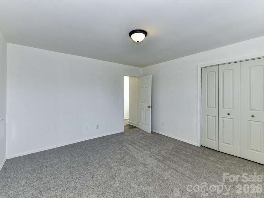 8322 Knights Bridge Road, Charlotte, NC 28210.  MLS# CAR4360992, YatesRealty ID 5807. 