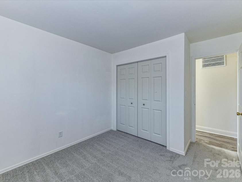 8322 Knights Bridge Road, Charlotte, NC 28210.  MLS# CAR4360992, YatesRealty ID 5807. 