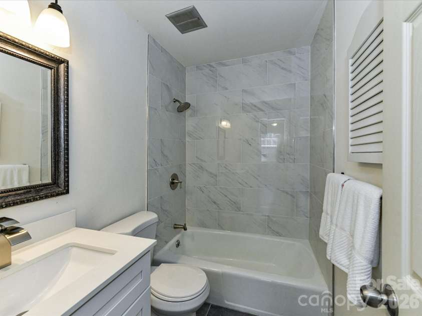 8322 Knights Bridge Road, Charlotte, NC 28210.  MLS# CAR4360992, YatesRealty ID 5807. 