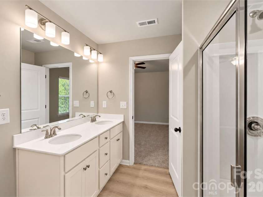 1310 Cheshire Avenue, Charlotte, NC 28208.  MLS# CAR4437125, YatesRealty ID 58070. 
