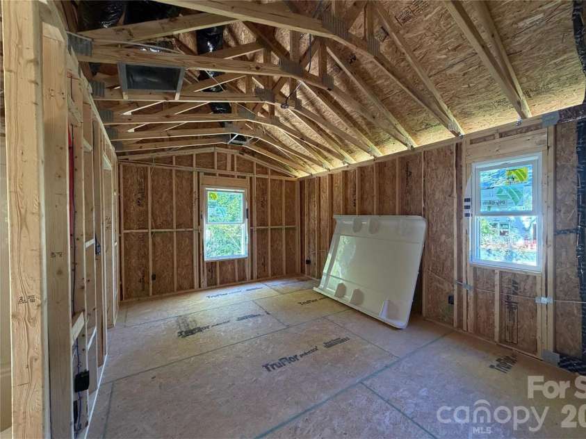 1310 Cheshire Avenue, Charlotte, NC 28208.  MLS# CAR4437125, YatesRealty ID 58070. 