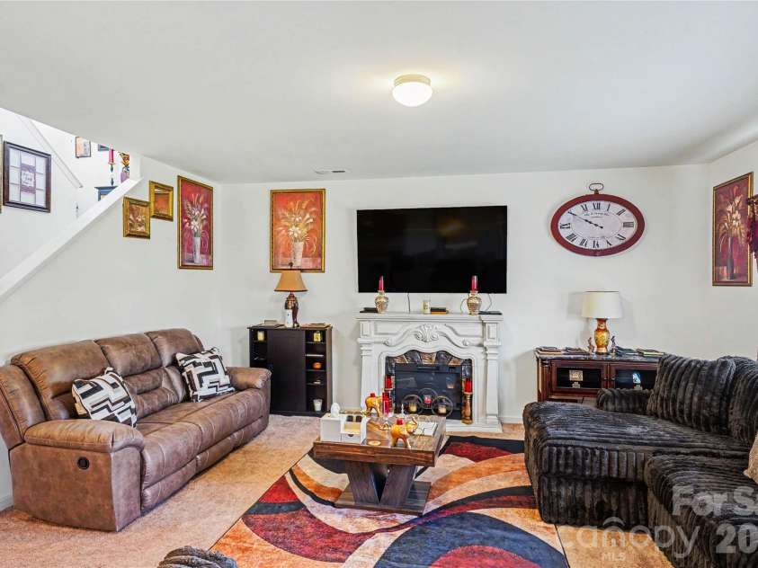 1914 Kingstree Drive, Monroe, NC 28112.  MLS# CAR4435690, YatesRealty ID 58071. 