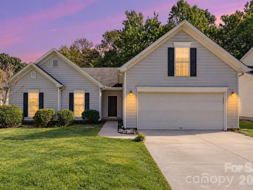 131 Devon Forest Drive, Mooresville, NC 28115.  MLS# CAR4436048, YatesRealty ID 58075. 