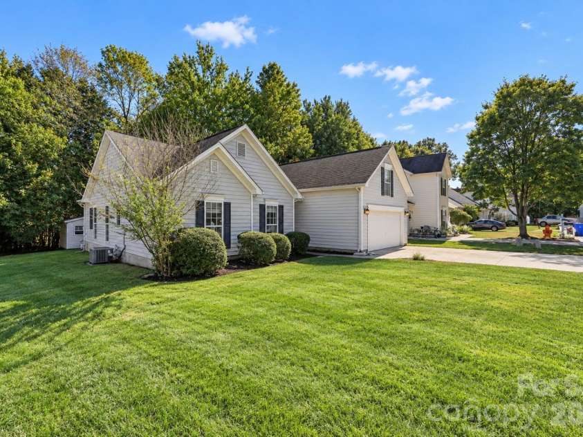 131 Devon Forest Drive, Mooresville, NC 28115.  MLS# CAR4436048, YatesRealty ID 58075. 