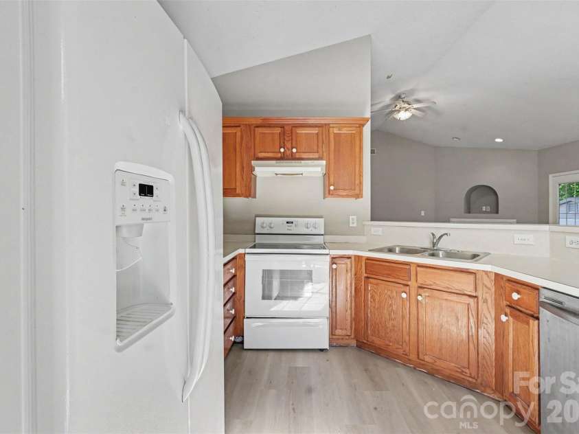 131 Devon Forest Drive, Mooresville, NC 28115.  MLS# CAR4436048, YatesRealty ID 58075. 