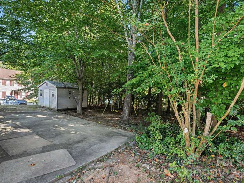 131 Devon Forest Drive, Mooresville, NC 28115.  MLS# CAR4436048, YatesRealty ID 58075. 