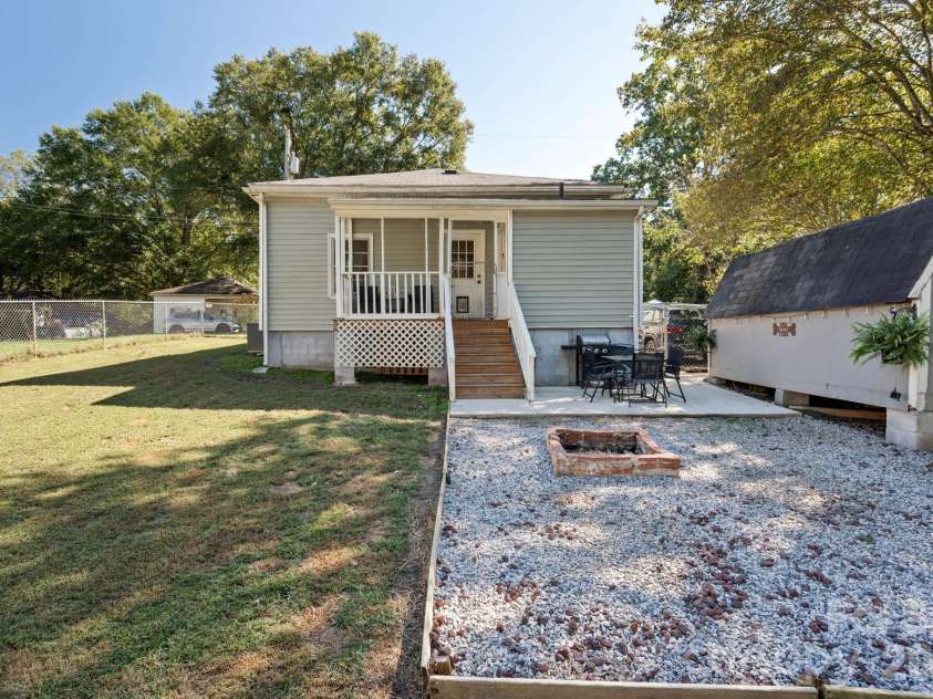 505 Birch Street, Lowell, NC 28098.  MLS# CAR4437100, YatesRealty ID 58076. 