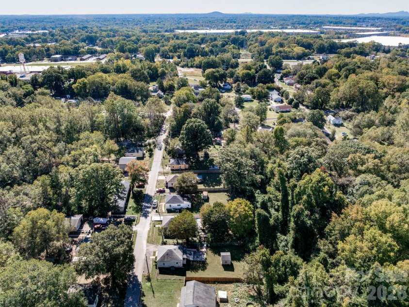 505 Birch Street, Lowell, NC 28098.  MLS# CAR4437100, YatesRealty ID 58076. 