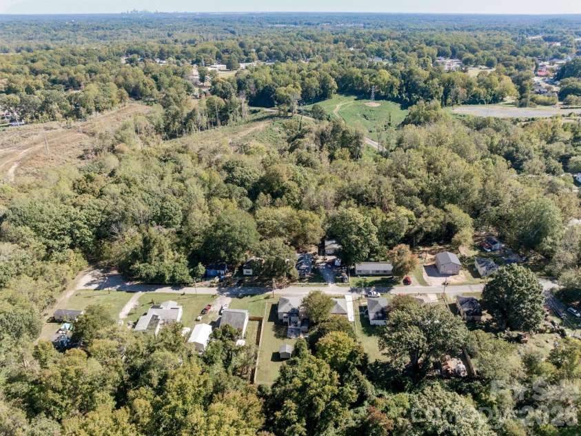 505 Birch Street, Lowell, NC 28098.  MLS# CAR4437100, YatesRealty ID 58076. 