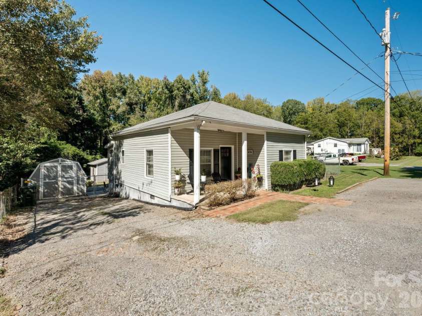 505 Birch Street, Lowell, NC 28098.  MLS# CAR4437100, YatesRealty ID 58076. 