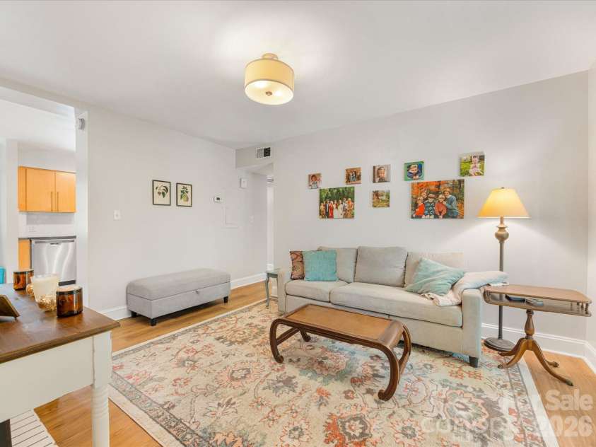 229 Dotger Avenue, Charlotte, NC 28207.  MLS# CAR4360978, YatesRealty ID 5808. 