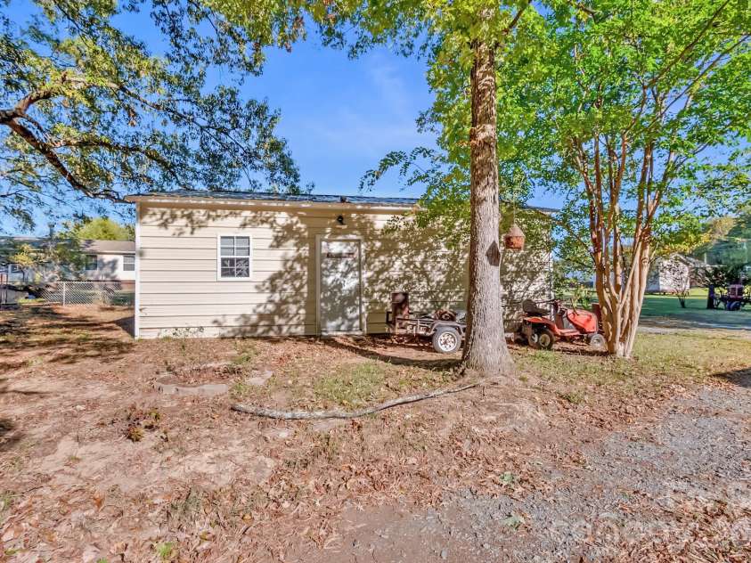 803 Gw Broome Road, Monroe, NC 28112.  MLS# CAR4436951, YatesRealty ID 58081. 