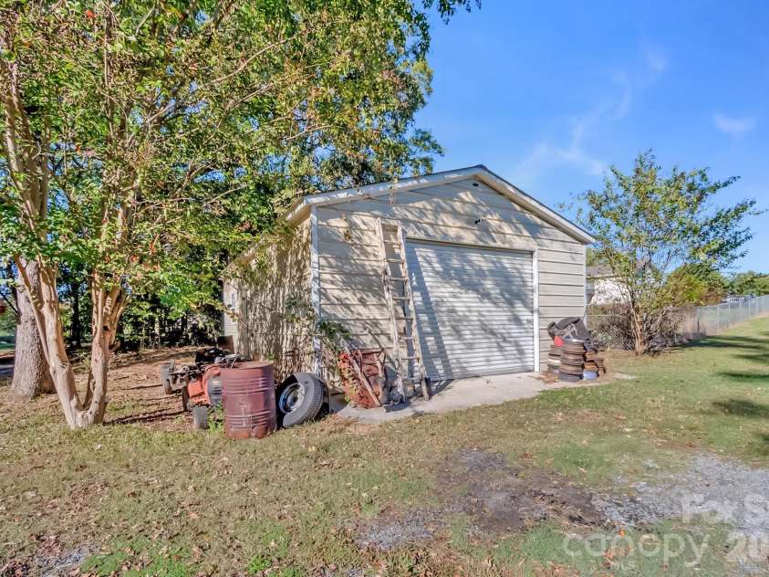 803 Gw Broome Road, Monroe, NC 28112.  MLS# CAR4436951, YatesRealty ID 58081. 