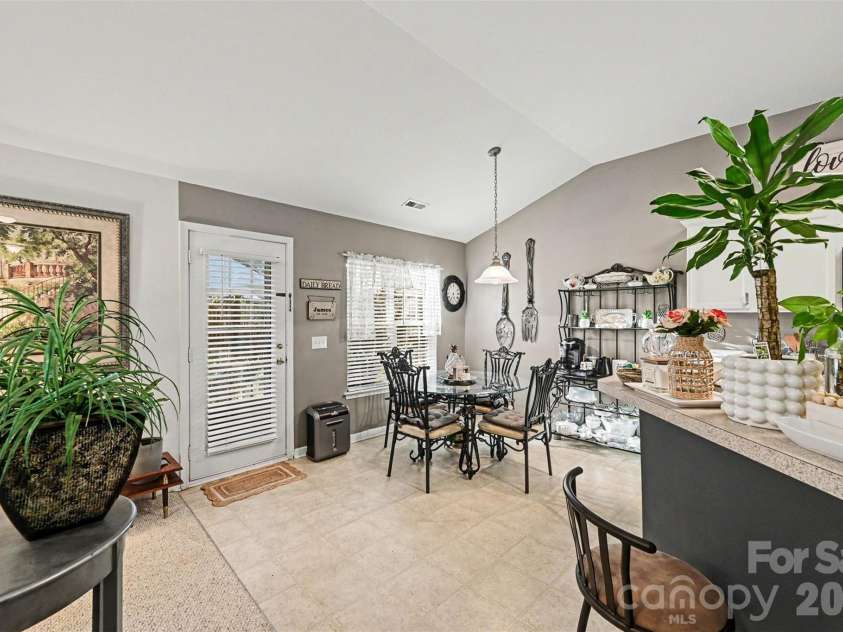 16023 Circlegreen Drive, Charlotte, NC 28273.  MLS# CAR4436267, YatesRealty ID 58083. 