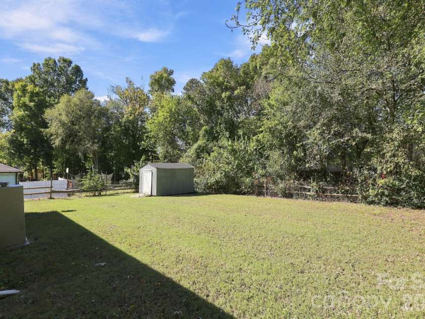 1202 Ridgewood Drive, Concord, NC 28027.  MLS# CAR4436535, YatesRealty ID 58084. 