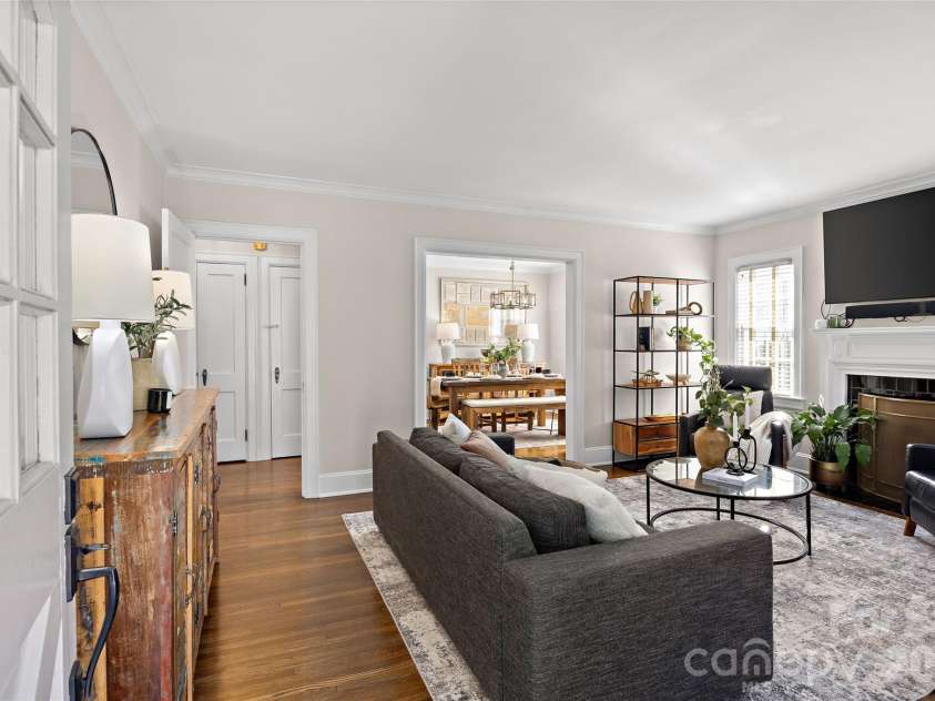 1922 Club Road, Charlotte, NC 28205.  MLS# CAR4436847, YatesRealty ID 58094. 