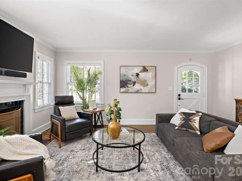 1922 Club Road, Charlotte, NC 28205.  MLS# CAR4436847, YatesRealty ID 58094. 