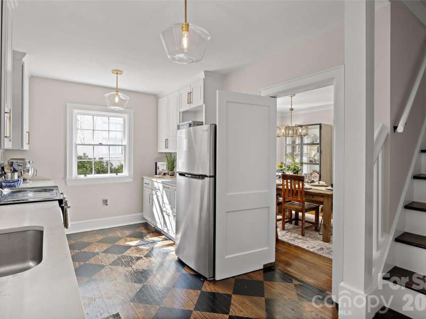 1922 Club Road, Charlotte, NC 28205.  MLS# CAR4436847, YatesRealty ID 58094. 