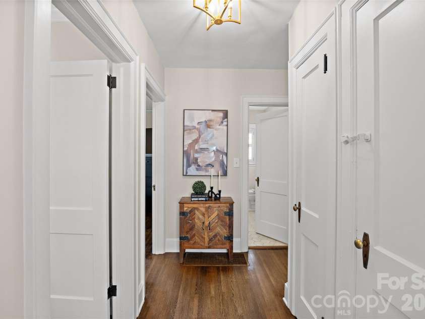 1922 Club Road, Charlotte, NC 28205.  MLS# CAR4436847, YatesRealty ID 58094. 