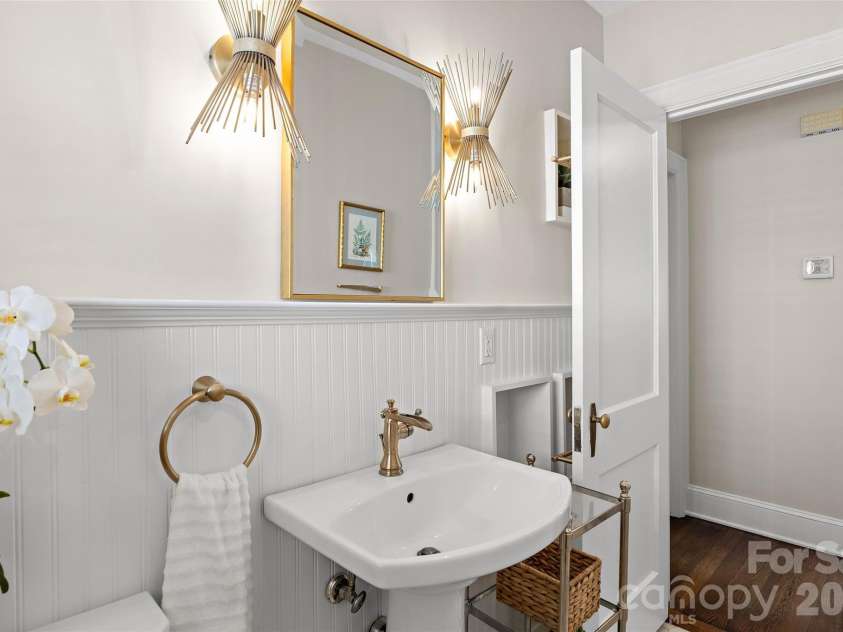 1922 Club Road, Charlotte, NC 28205.  MLS# CAR4436847, YatesRealty ID 58094. 