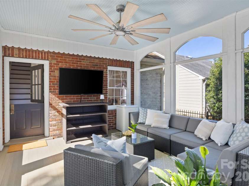1922 Club Road, Charlotte, NC 28205.  MLS# CAR4436847, YatesRealty ID 58094. 