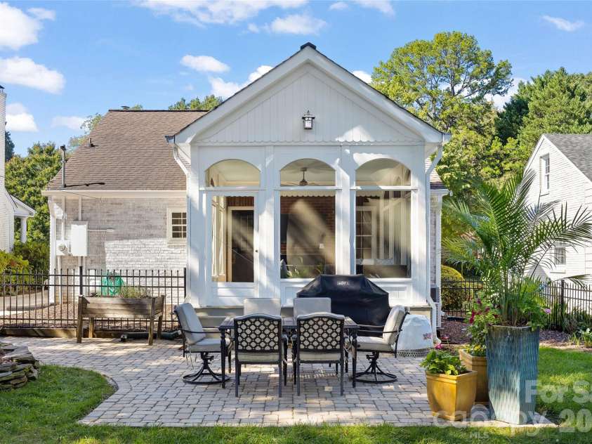 1922 Club Road, Charlotte, NC 28205.  MLS# CAR4436847, YatesRealty ID 58094. 