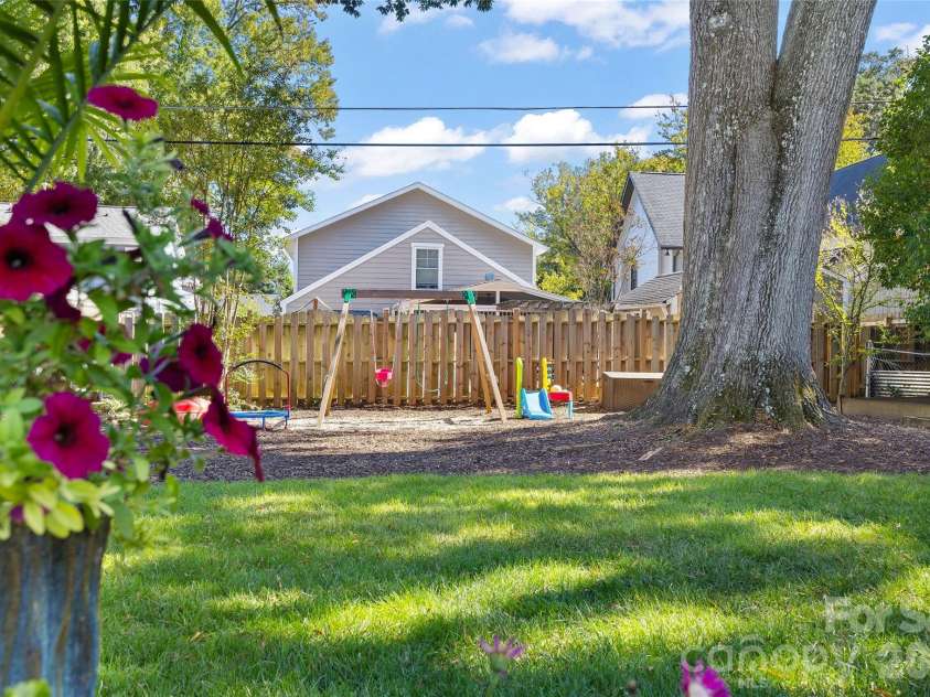 1922 Club Road, Charlotte, NC 28205.  MLS# CAR4436847, YatesRealty ID 58094. 