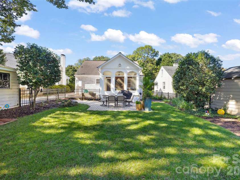 1922 Club Road, Charlotte, NC 28205.  MLS# CAR4436847, YatesRealty ID 58094. 