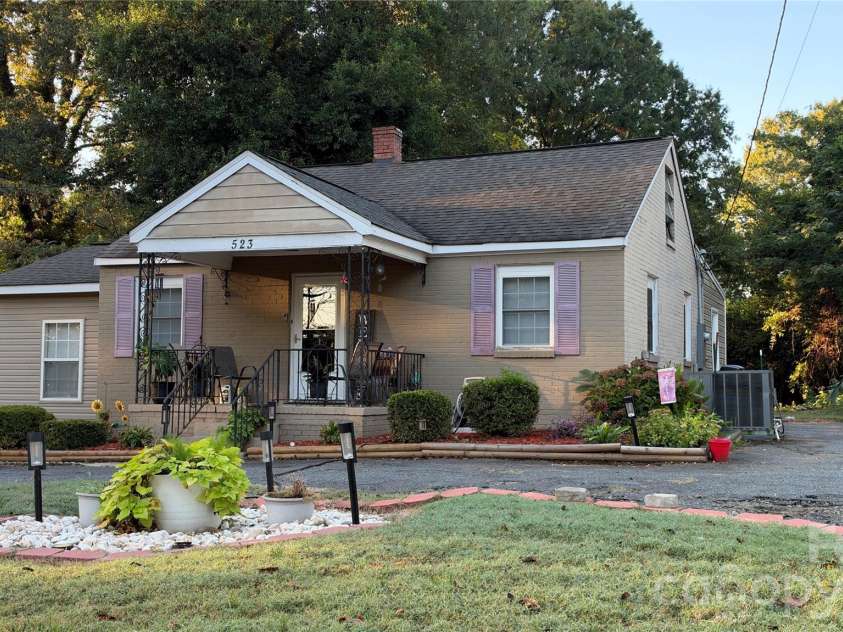 523 28th Street, Charlotte, NC 28206.  MLS# CAR4435837, YatesRealty ID 58096. 