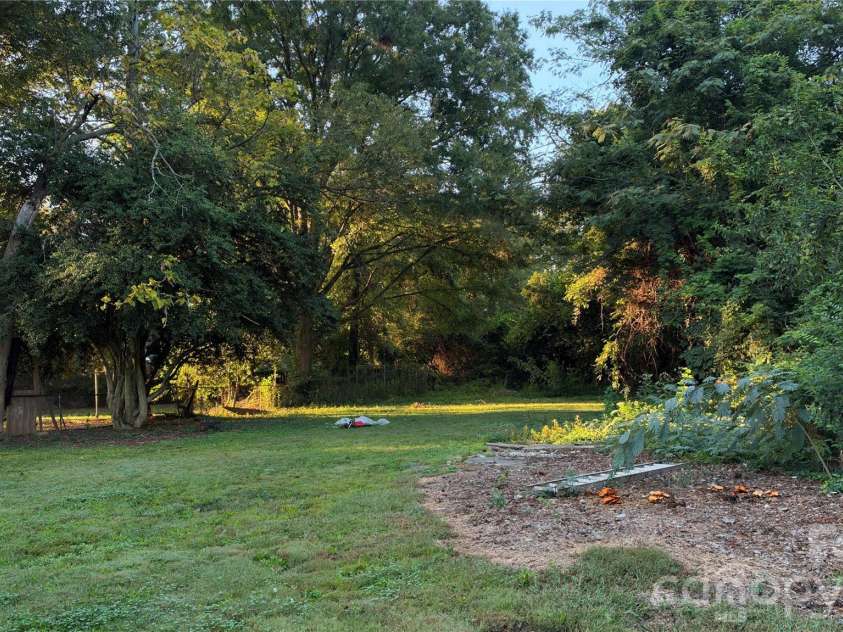 523 28th Street, Charlotte, NC 28206.  MLS# CAR4435837, YatesRealty ID 58096. 