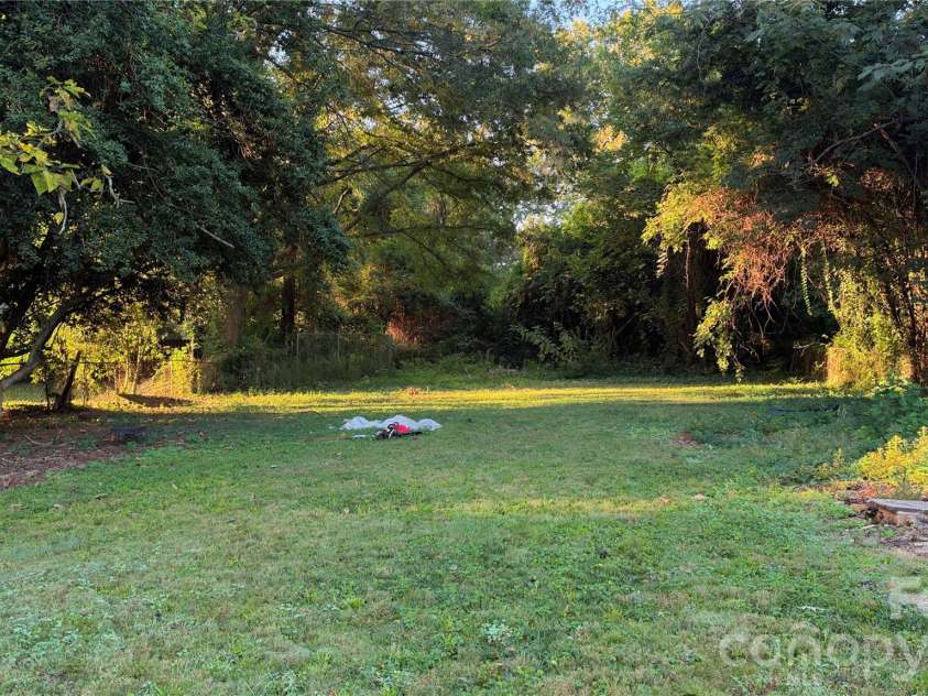 523 28th Street, Charlotte, NC 28206.  MLS# CAR4435837, YatesRealty ID 58096. 