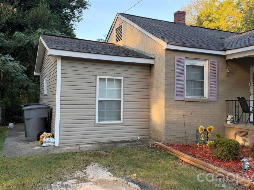 523 28th Street, Charlotte, NC 28206.  MLS# CAR4435837, YatesRealty ID 58096. 