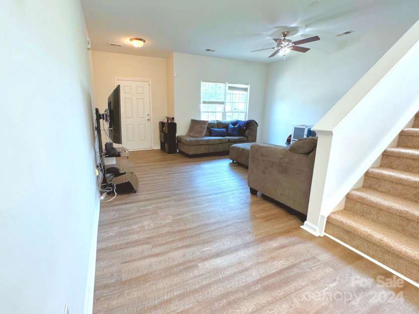 10334 Gold Pan Road, Charlotte, NC 28215.  MLS# CAR4167370, YatesRealty ID 581. 