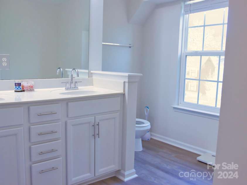 10334 Gold Pan Road, Charlotte, NC 28215.  MLS# CAR4167370, YatesRealty ID 581. 