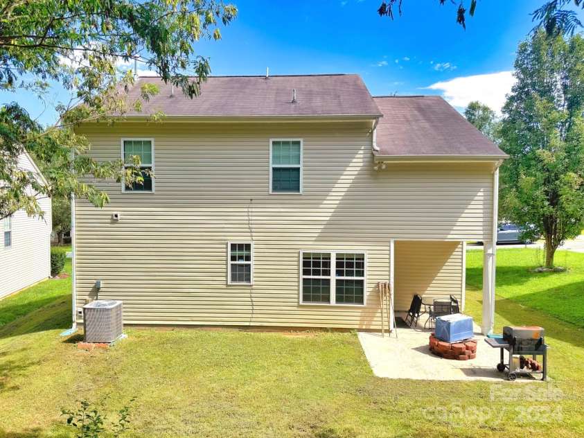 10334 Gold Pan Road, Charlotte, NC 28215.  MLS# CAR4167370, YatesRealty ID 581. 