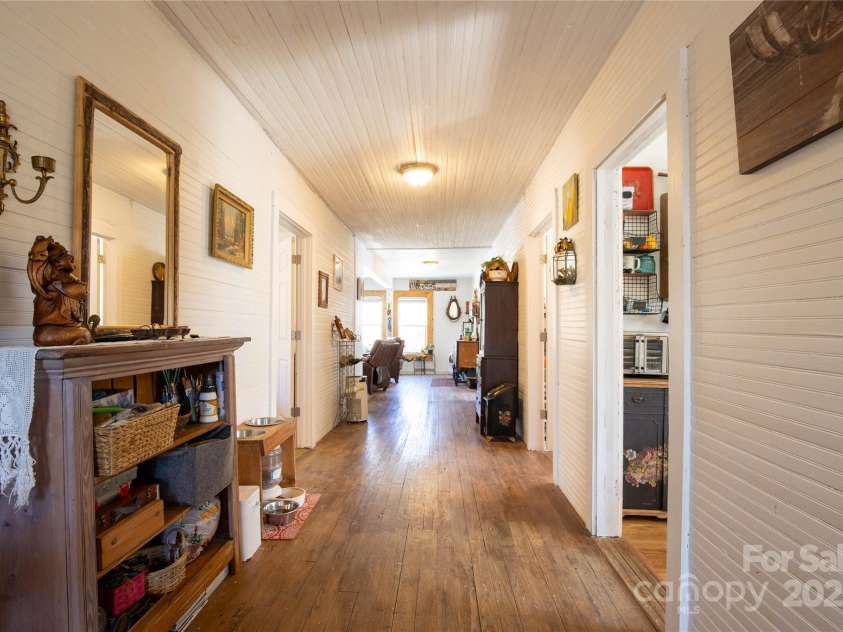 23 N 226 Highway, Bakersville, NC 28705.  MLS# CAR4318730, YatesRealty ID 581. 