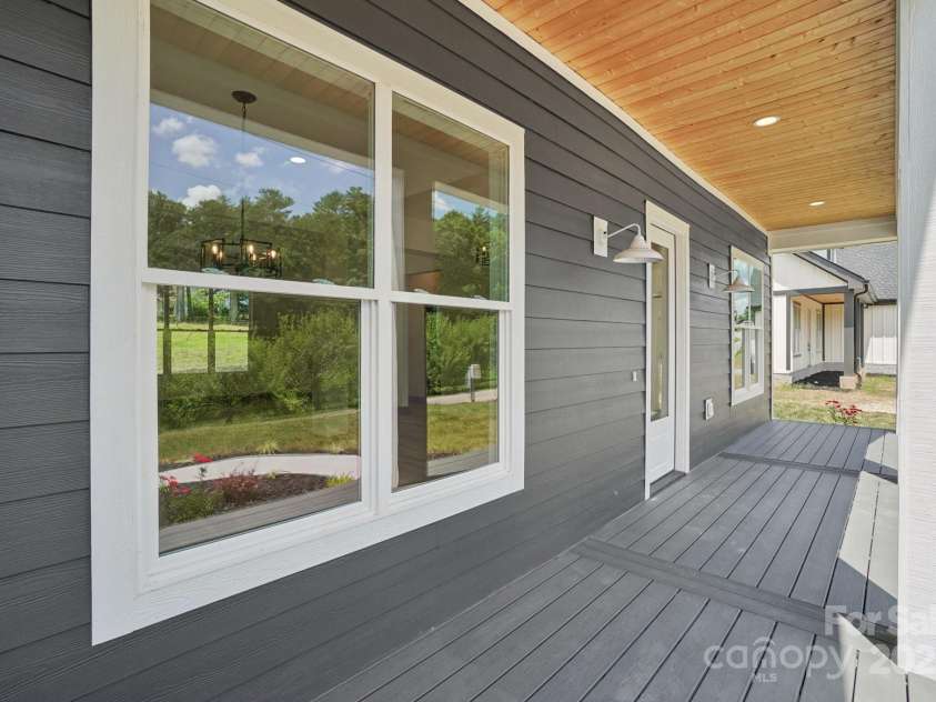 86 Point Hope Lane, Hendersonville, NC 28792.  MLS# CAR4264564, YatesRealty ID 581. 