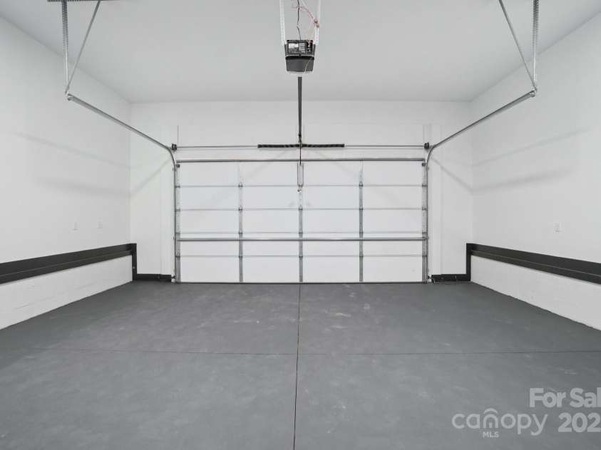 86 Point Hope Lane, Hendersonville, NC 28792.  MLS# CAR4264564, YatesRealty ID 581. 