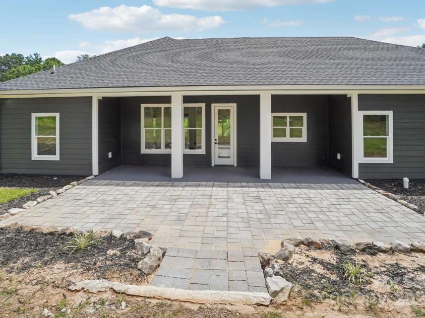 86 Point Hope Lane, Hendersonville, NC 28792.  MLS# CAR4264564, YatesRealty ID 581. 