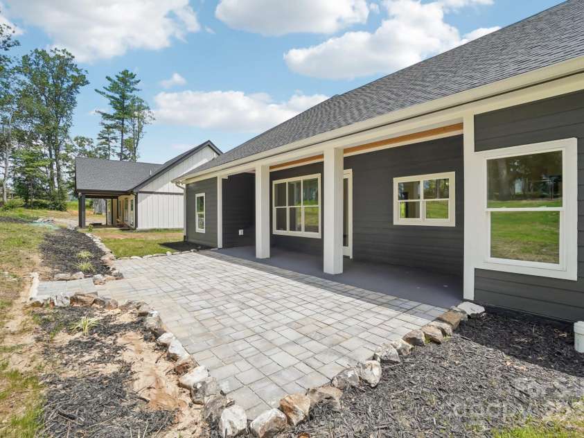 86 Point Hope Lane, Hendersonville, NC 28792.  MLS# CAR4264564, YatesRealty ID 581. 