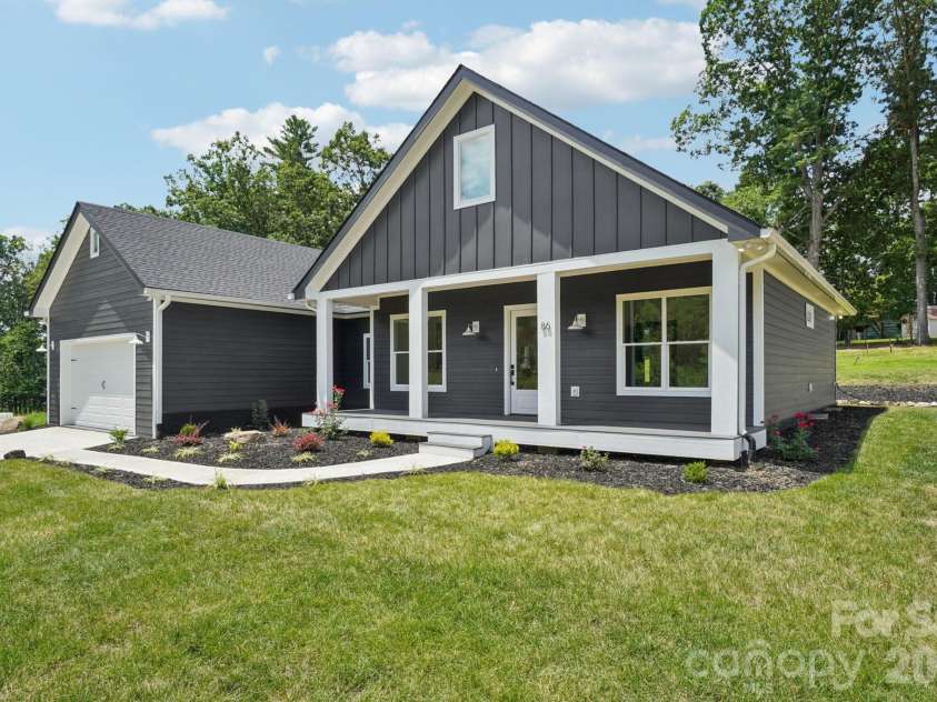 86 Point Hope Lane, Hendersonville, NC 28792.  MLS# CAR4264564, YatesRealty ID 581. 
