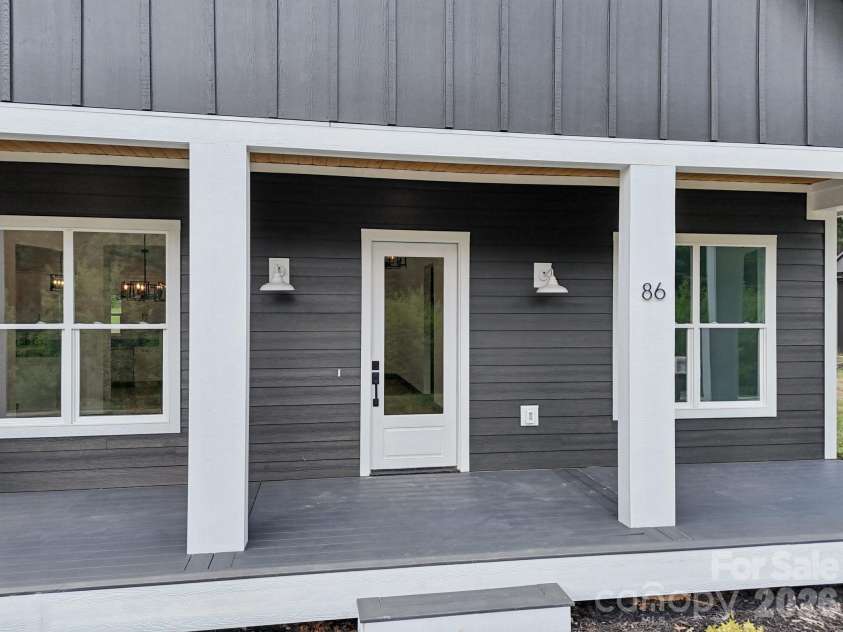 86 Point Hope Lane, Hendersonville, NC 28792.  MLS# CAR4264564, YatesRealty ID 581. 