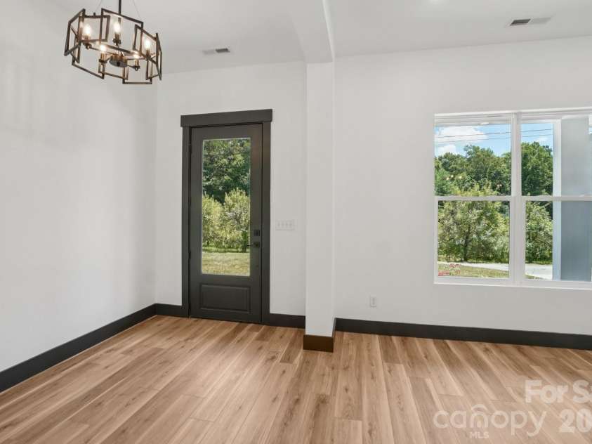 86 Point Hope Lane, Hendersonville, NC 28792.  MLS# CAR4264564, YatesRealty ID 581. 