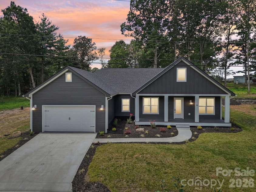 86 Point Hope Lane, Hendersonville, NC 28792.  MLS# CAR4264564, YatesRealty ID 581. 