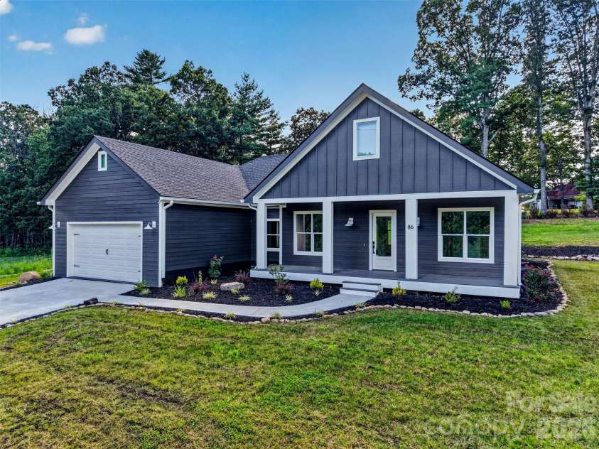 86 Point Hope Lane, Hendersonville, NC 28792.  MLS# CAR4264564, YatesRealty ID 581. 