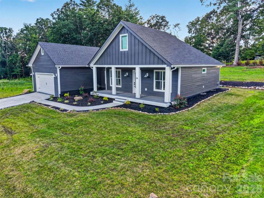 86 Point Hope Lane, Hendersonville, NC 28792.  MLS# CAR4264564, YatesRealty ID 581. 